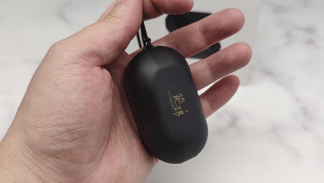 推荐的3款耳机音质出色降噪稳定口碑好!AG真人试玩平台2025年被用户高度(图2)